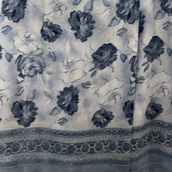 HILLARD & HANSON LIGHT BLUE FLORAL SKIRT SIZE 16 GREAT CONDITION. - Picture 2 of 6